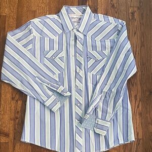 Wrangler Men's Blue and White Striped Button Down Shirt